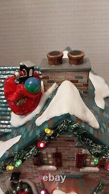 Dept 56 Santa's Wonderland House 55359- Snow Village