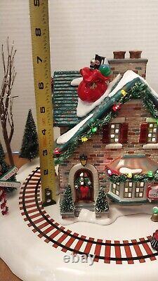 Dept 56 Santa's Wonderland House 55359- Snow Village