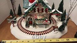 Dept 56 Santa's Wonderland House 55359- Snow Village