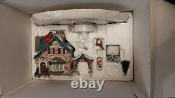 Dept 56 Santa's Wonderland House 55359- Snow Village