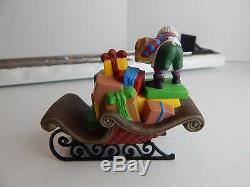 Dept 56 Village Loading the Sleigh #52732 D56 NP Never Displayed