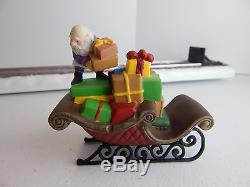 Dept 56 Village Loading the Sleigh #52732 D56 NP Very Good Condition