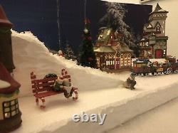 Dept56 North Pole Collection Christmas village display platform All Included