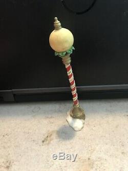 Enesco North Pole Village Elves Accessory Lamp Post Euc