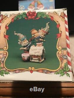 Enesco North Pole Village Elves Frosty & Mason Decorate Bakery House Series Euc