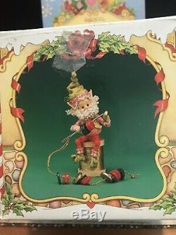 Enesco North Pole Village Elves Twiddles The Tailor Shop Elf! Euc