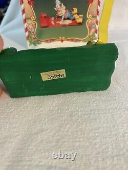 Enesco Sandy Zimnicki PINKY 831565 North Pole Village RARE GREEN