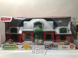 Fisher Price Little People Santa's North Pole Cottage Village Music Play House