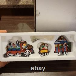 Heritage Village Collection North Pole Express Depot Porcelain Set Handpainted 2