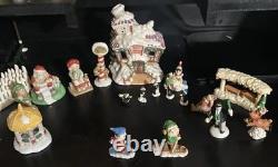 Lot Of VTG 1991 Mercuries North Pole Ceramic Village 18 Pieces