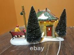 RARE Dept 56 55096 The Cocoa Stop Hot Chocolate Stand Campfire Christmas Village