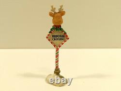 RARE Vtg Enesco THE NORTH POLE VILLAGE REINDEER CROSSING SIGN #869740 1994 NOS