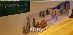 RETIRED Dept. 56 Beautiful 1998 Loading The Sleigh #52732 NIB Lighted & Animated