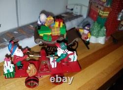 RETIRED Dept. 56 Beautiful 1998 Loading The Sleigh #52732 NIB Lighted & Animated