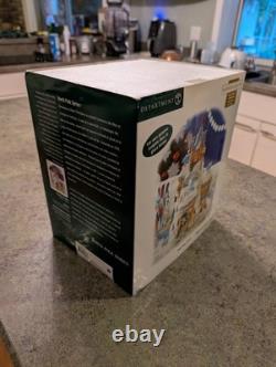 Retired Ltd Ed Dept 56 POLAR BEAR PALACE North Pole Series 799918 WORKS VIDEO