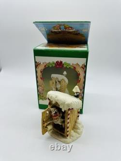 Vintage Enesco North Pole Village Simon at Outhouse 1988 Sandra Zimnicki 879673