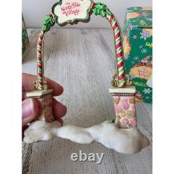 Vintage enesco sandi ziminicki archway gate entrance 861952 North Pole village